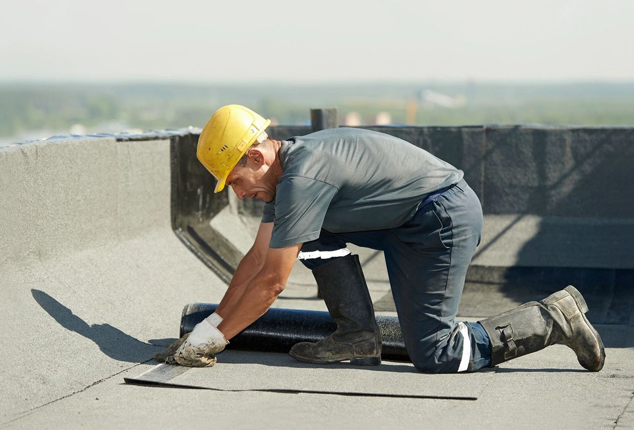 Flat roof that works with roofing felt